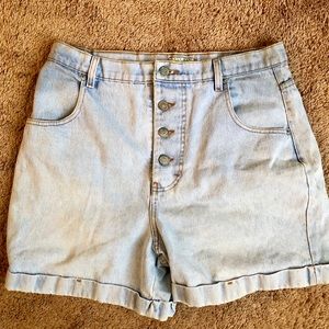 Vintage Guess Shorts !